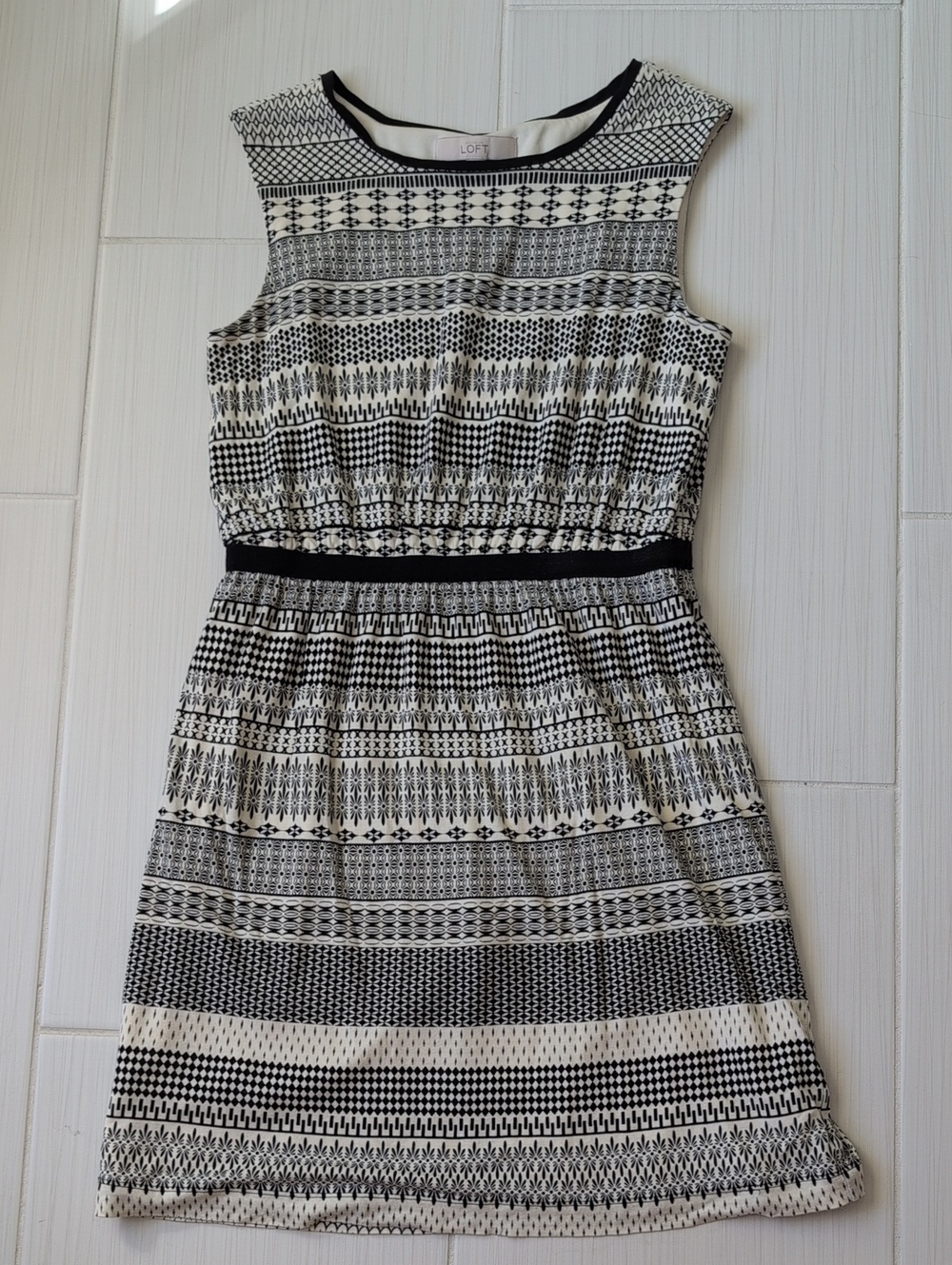 LOFT Black and White Patterned Sleeveless Fit & Flare Dress